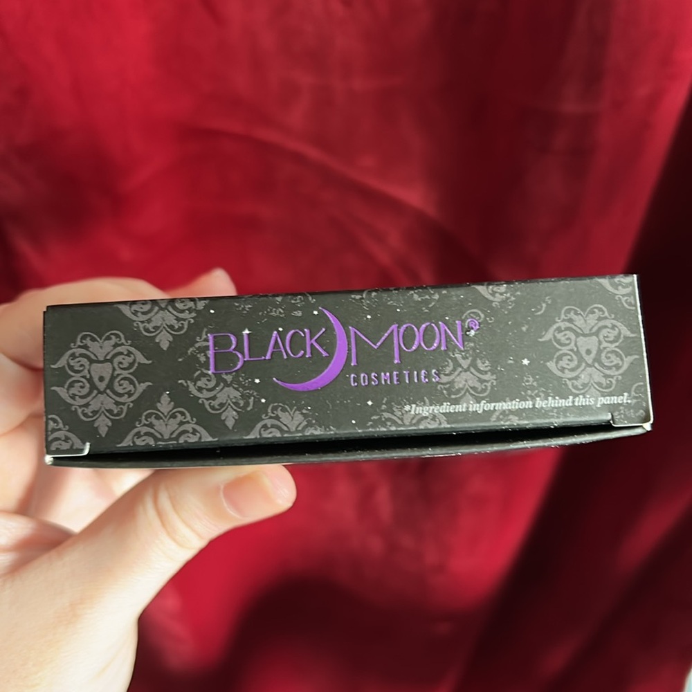Black Moon Cosmetics Recently Deceased Duo-Highlighting Blush and Lip Gloss - Picture 3 of 13